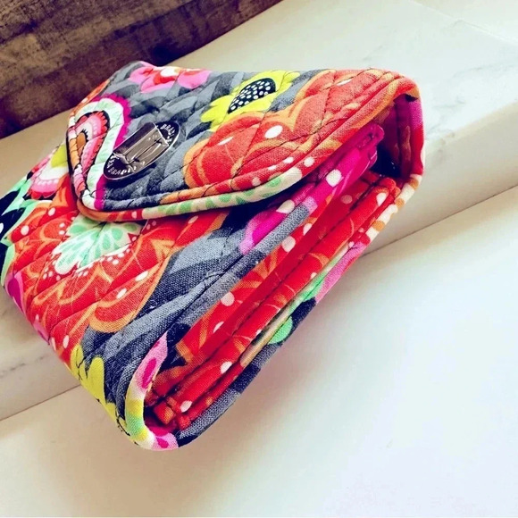 Vera Bradley Ziggy Zinnia Turn Wallet - Picture 3 of 7